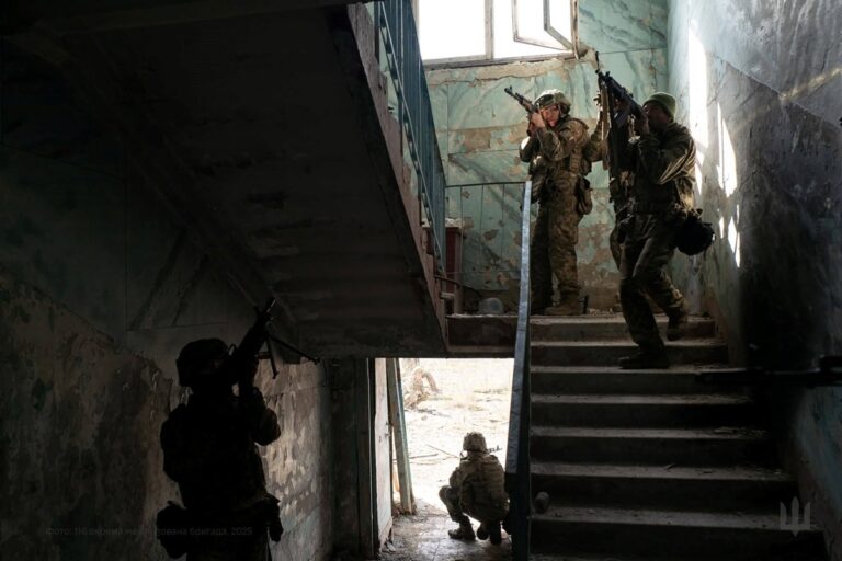 Фото для новини:РФ 50 разів атакувала позиції Сил оборони