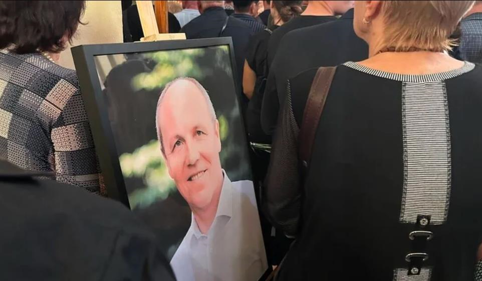 Фото для новини:Родина Парубія вимагає 15 млн гривень моральної компенсації