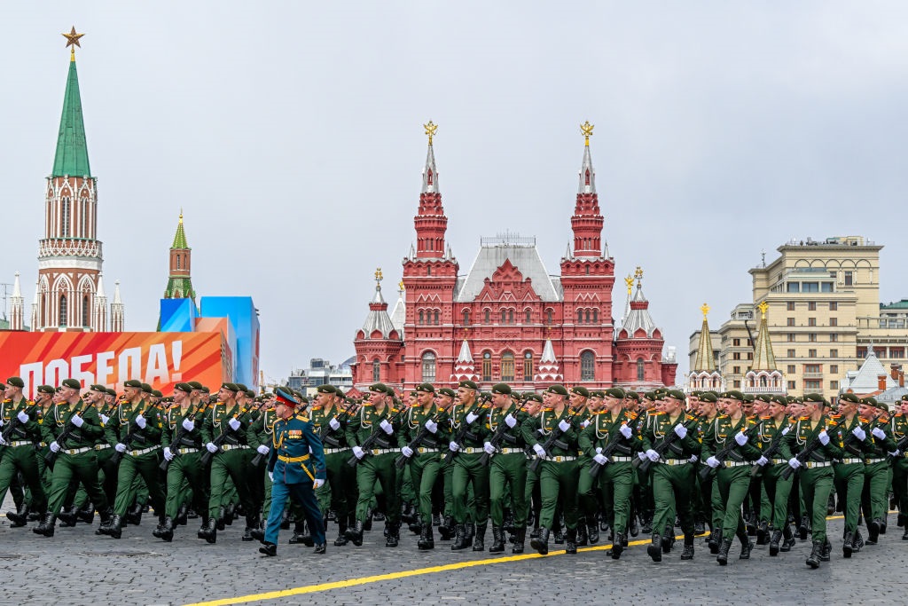 Фото для новини:Росія може скасувати парад 9 травня через ракети України - ЗМІ