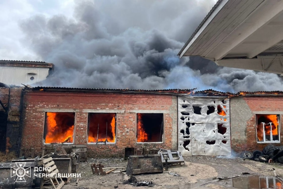 Фото для новини:Росіяни атакували агропідприємство на Чернігівщині
