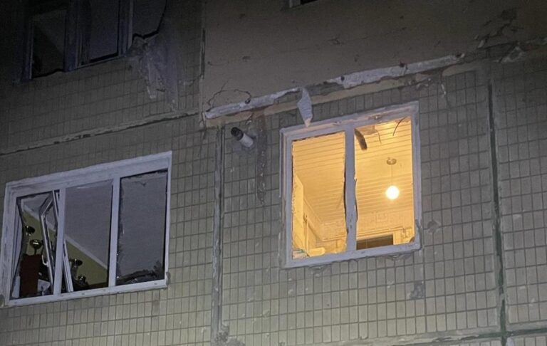 Фото для новини:Росіяни вдарили зранку по Дніпру та області