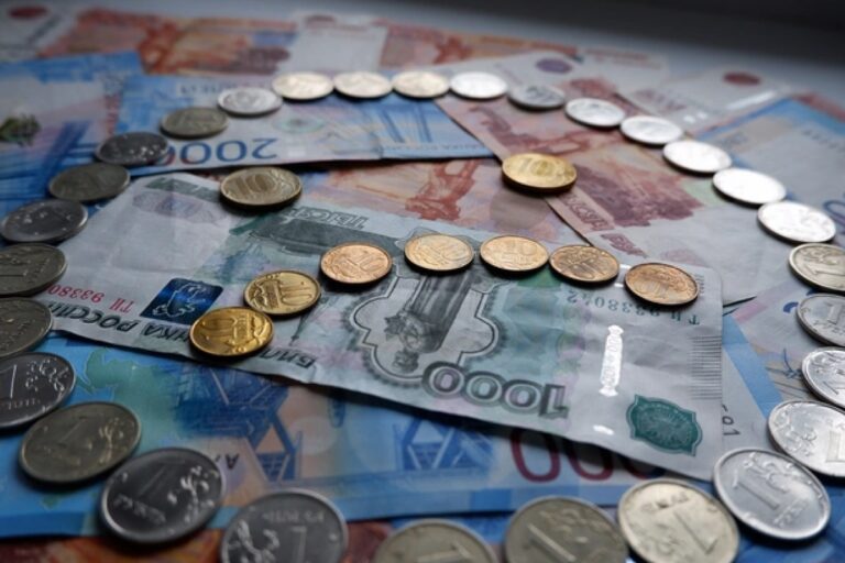 Фото для новини:Російська промисловість прискорює падіння