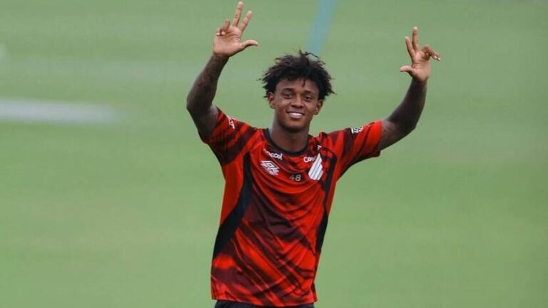 Фото для новини:Шахтар запросив до команди 17-річного бразильця