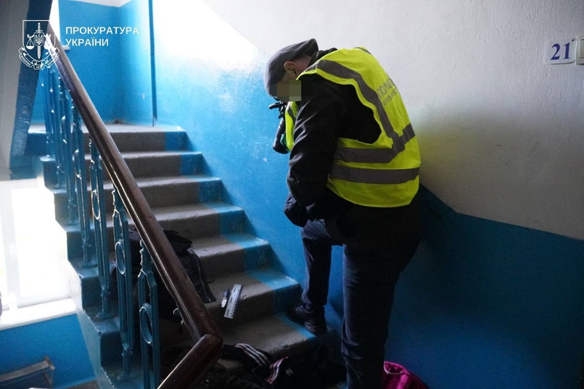 Фото для новини:Школярці, яка поранила однокласницю, оголосили підозру