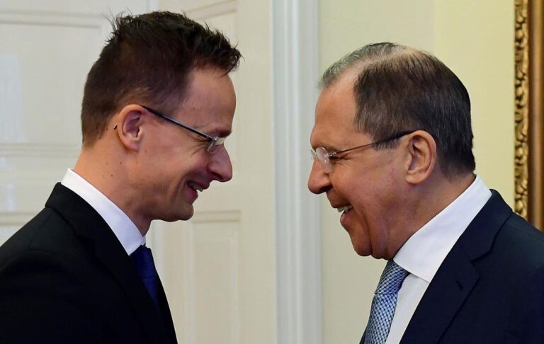 Фото для новини:Сійярто і Лавров говорили про шантаж України - ЗМІ