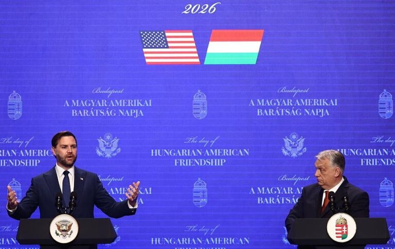 Фото для новини:Спецслужби України пробували вплинути на вибори в США й Угорщині - Венс