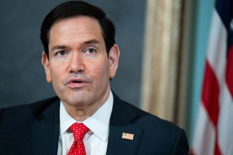 Фото для новини:США не дозволять Ірану зберегти вплив на Ормузьку протоку - Рубіо