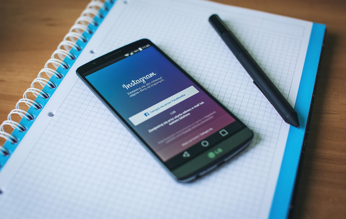 Фото для новини:Стало відомо, що українці купують найчастіше в Instagram