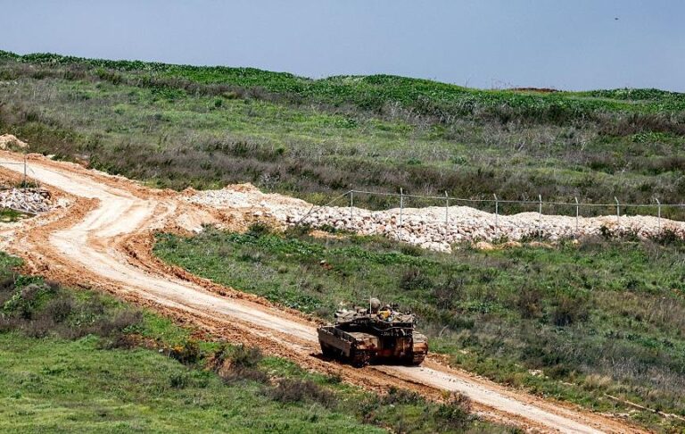 Фото для новини:Танки військових Ізраїлю двічі протаранив авто миротворців ООН у Лівані