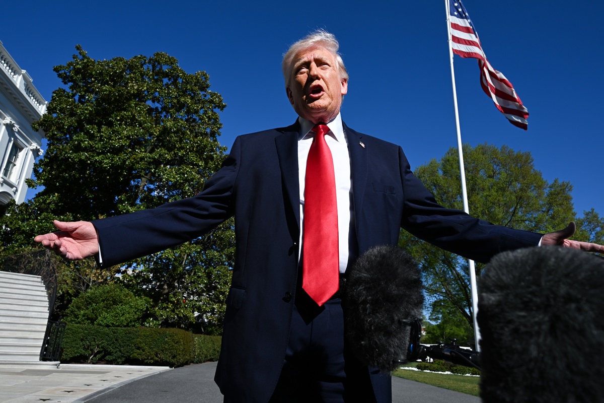 Фото для новини:Трамп прокоментував переговори з Іраном і пригрозив Китаю