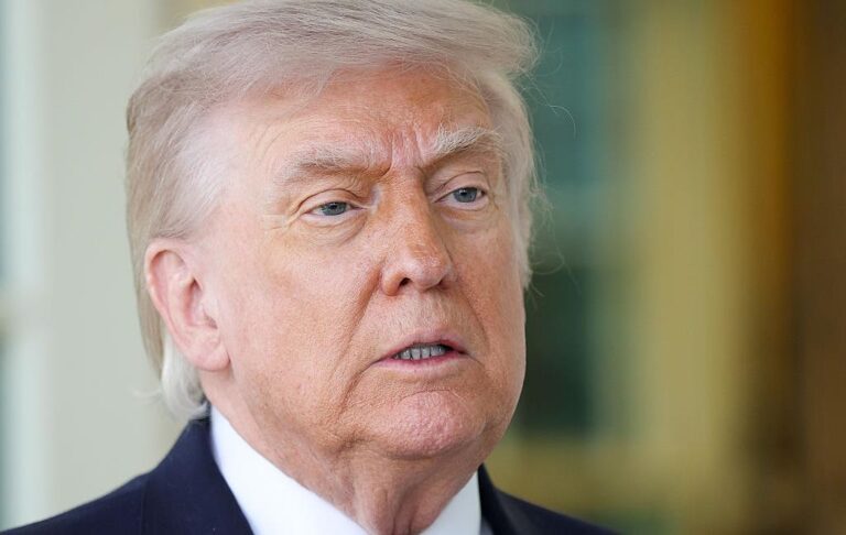 Фото для новини:Трампу доведеться піти на поступки Ірану - ЗМІ