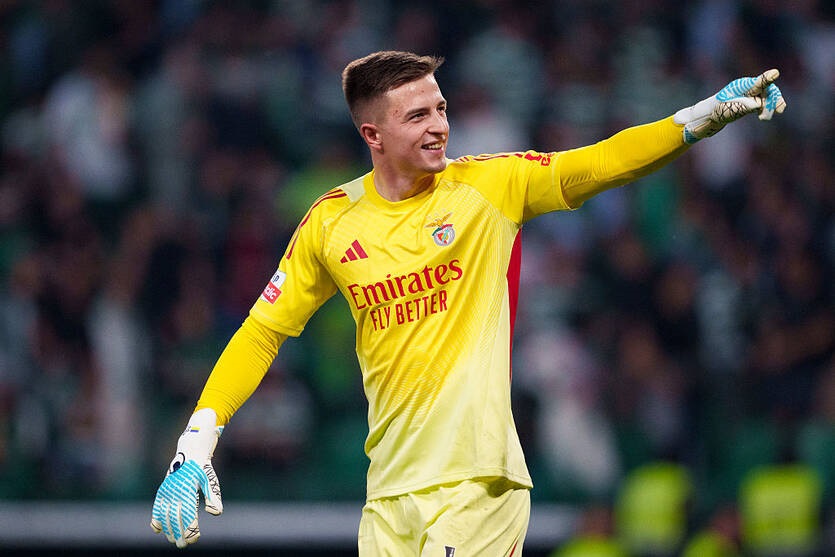 Фото для новини:Трубін визнаний найкращим у матчі зі Спортінгом