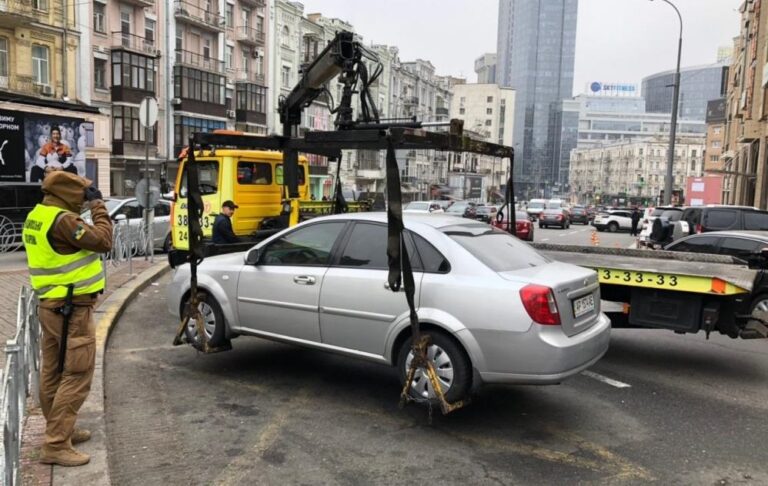 Фото для новини:У Києві різко подорожчає евакуація автомобілів
