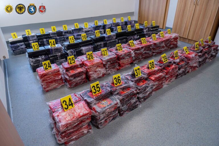 Фото для новини:У Литві вилучили понад тонну кокаїну