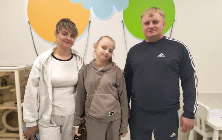 Фото для новини:У Львові дівчинці пересадили нирку від батька та частину печінки від матері