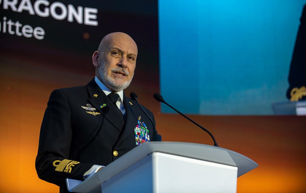 Фото для новини:У НАТО заявили про "потік зброї" США для України