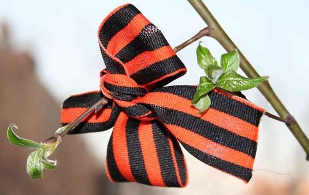 Фото для новини:У Росії блогера відправили до колонії за плювок на георгіївську стрічку