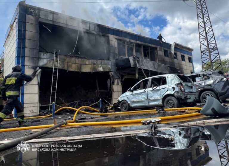 Фото для новини:Удар по Дніпру: кількість постраждалих зросла до 11 людей