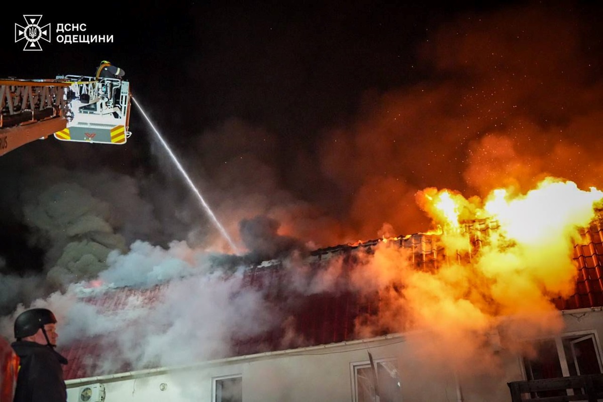 Фото для новини:Удар по Одесі: двоє загиблих, 15 постраждалих