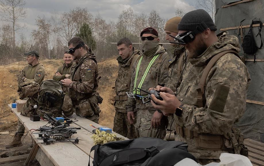 Фото для новини:Україна вперше числом атак БпЛА обійшла РФ - ЗМІ