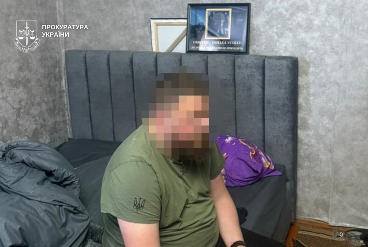 Фото для новини:Викрито міжрегіональну шахрайську групу, яка ошукала українців на мільйони