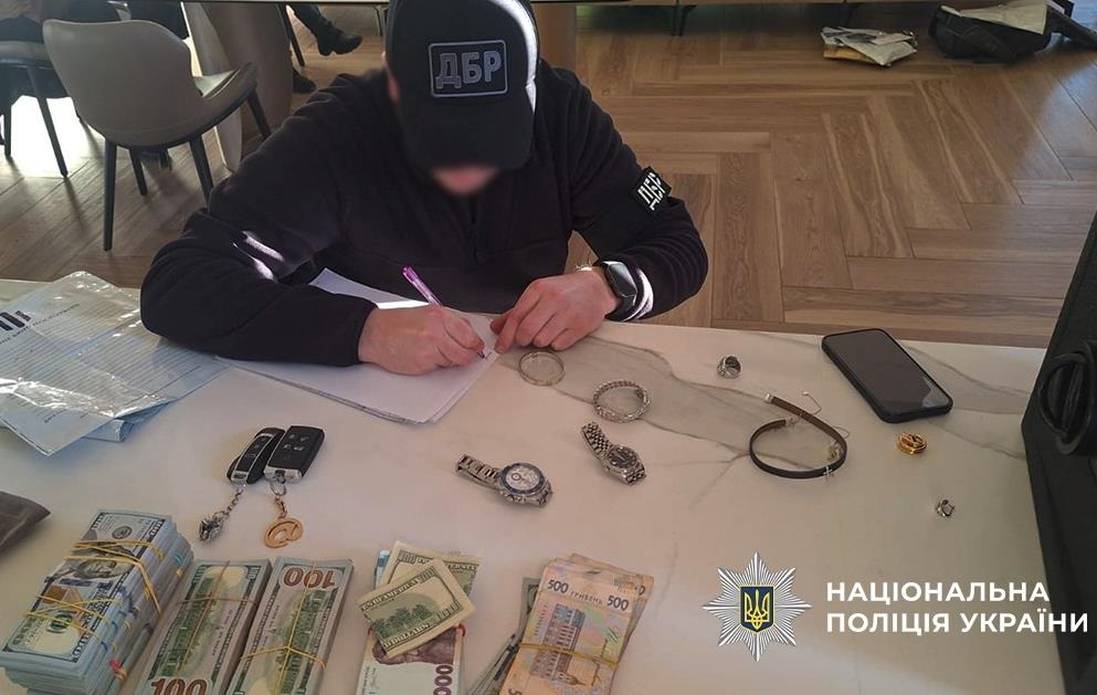 Фото для новини:Виманив $100 млн і інсценував свою смерть: на Закарпатті викрили хакера