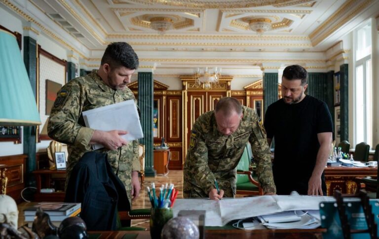 Фото для новини:Зеленський затвердив подальші дії ЗСУ