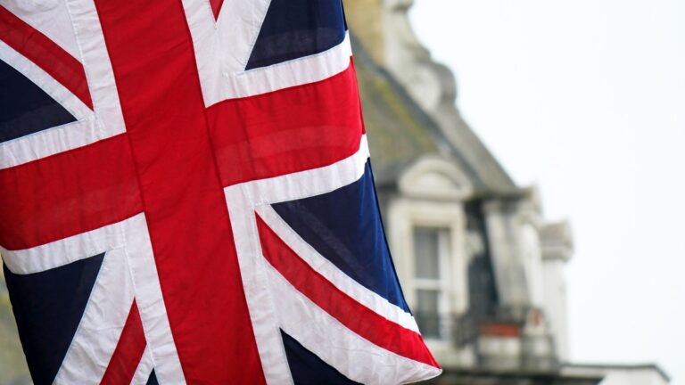 Фото для новини:ЗМІ дізналися, чи братиме участь Британія у блокаді Ормузької протоки