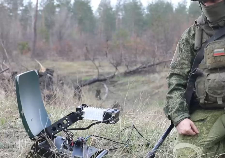 Фото для новини:ЗСУ спалили новий супутниковий термінал РФ