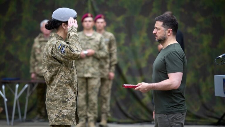 Фото для новини:Володимир Зеленський привітав воїнів Сил спеціальних операцій ЗСУ з професійним днем