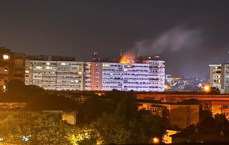 Фото для новини:БПЛА влучив у багатоповерхівку в Румунії