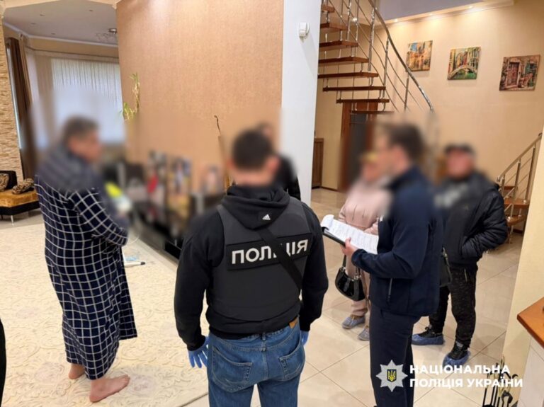 Фото для новини:Криворізькі шахраї продали іноземцям неіснуючий метал на 7 млн