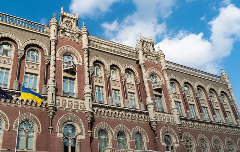 Фото для новини:Курс гривні встановив новий антирекорд