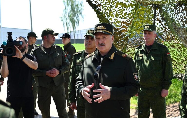 Фото для новини:Лукашенко заявив про готовність приїхати в Україну