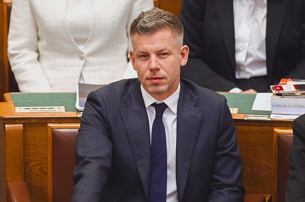 Фото для новини:Мадяр закликав президента Угорщини піти у відставку