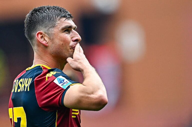 Фото для новини:Маліновський погодив контракт з турецьким клубом