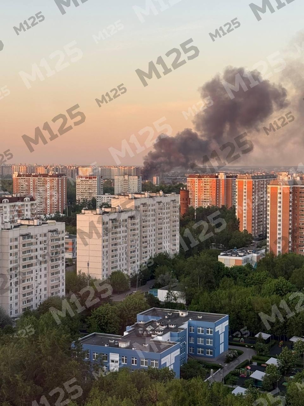 Фото для новини:Москву атакують дрони, горять промислові об'єкти РФ