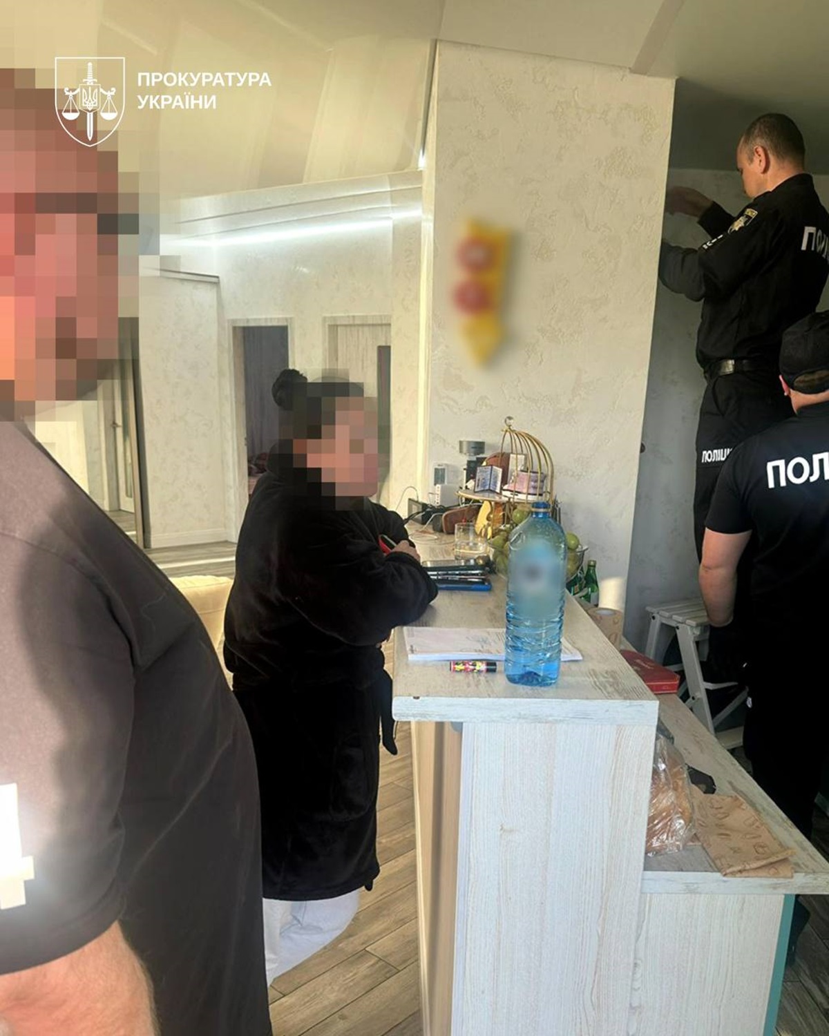 Фото для новини:На Київщині викрили аферистів-аграріїв, які ошукували іноземців на &euro;600 000