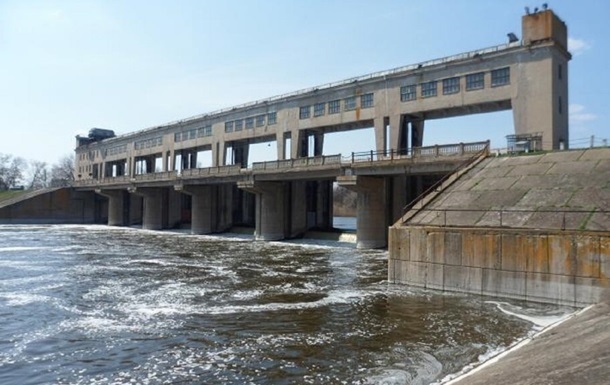 Фото для новини:Небезпека літніх обстрілів: вода за графіком і пересувні водокачки