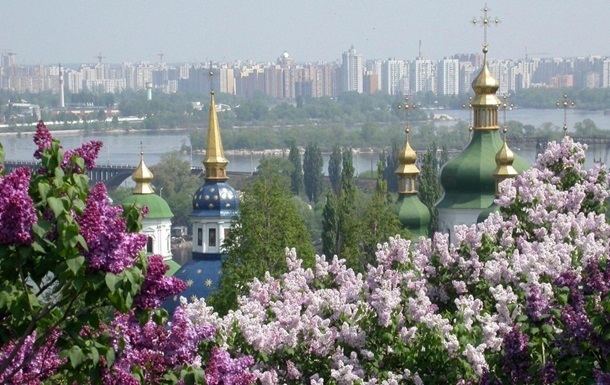 Фото для новини:Опитування показало ставлення українців до травневих свят