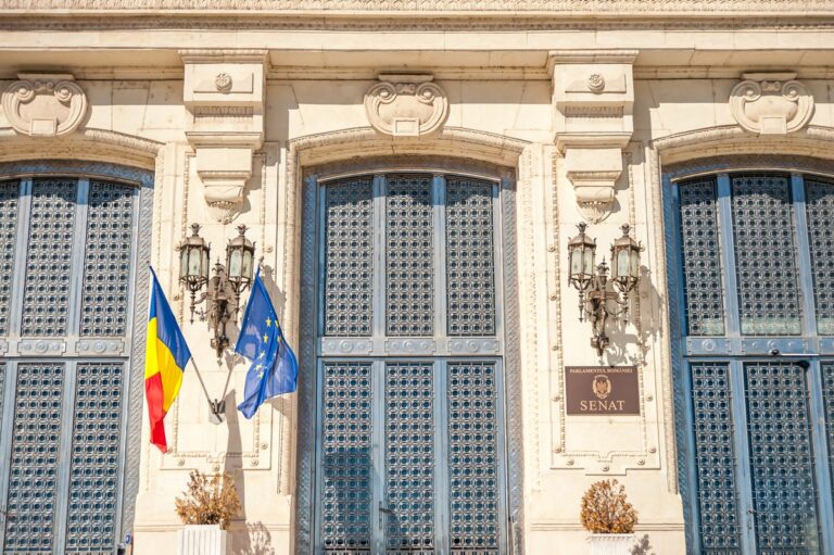 Фото для новини:Парламент Румунії відправив проєвропейський уряд у відставку