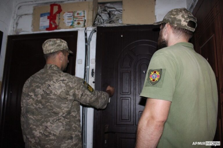 Фото для новини:Перевірки вдома: у ТЦК окреслили свої права