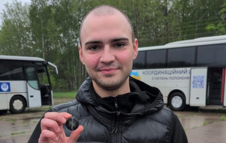 Фото для новини:Під час обміну з російського полону повернулися 20 бійців Азову