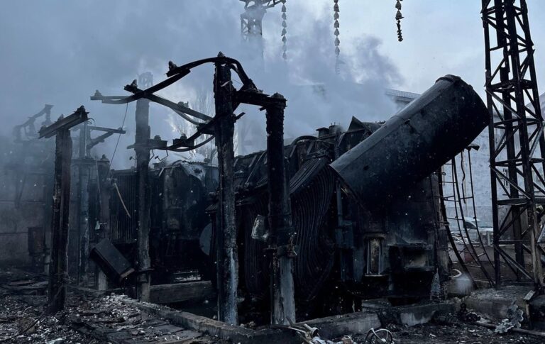 Фото для новини:Під ударами енергетика трьох областей - Укренерго