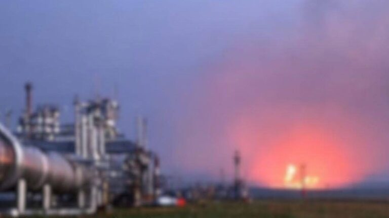 Фото для новини:Понад добу РФ атакує нафтогазові об’єкти на Харківщині та Полтавщині