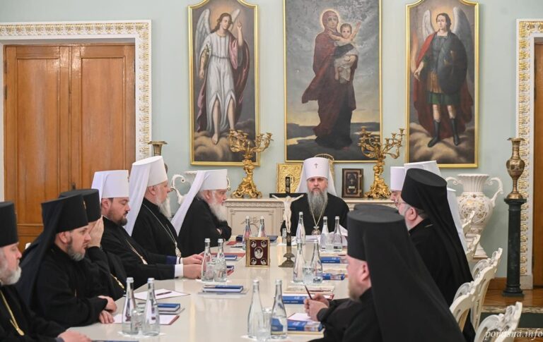Фото для новини:ПЦУ позбавила сану послідовників Філарета, які обрали власного "патріарха"