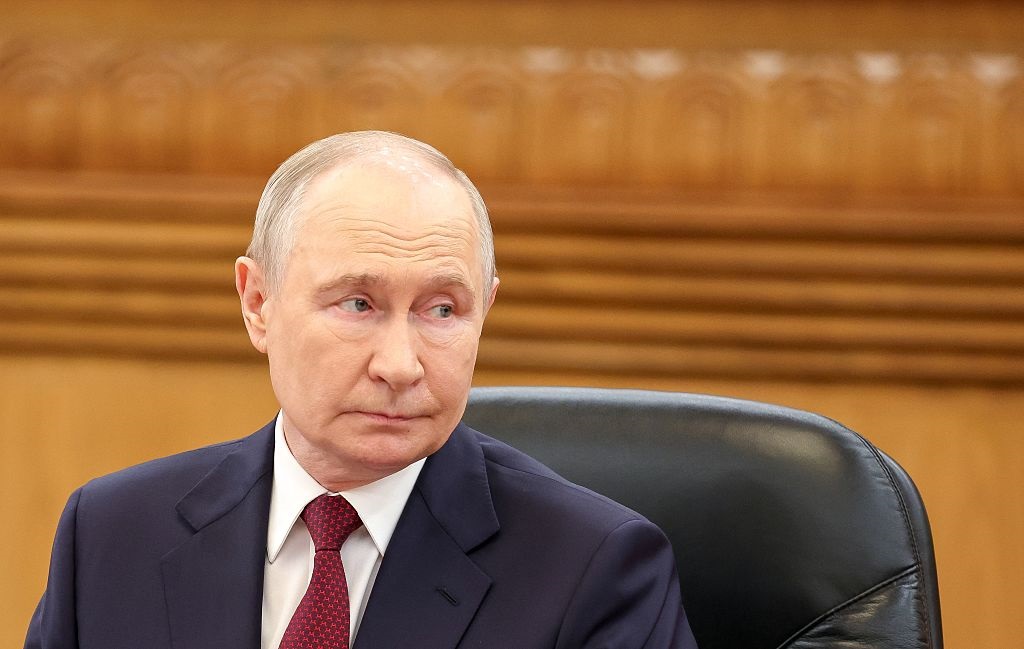 Фото для новини:Путін доручив готувати "відповідь" на "удар по гуртожитку" на Луганщині