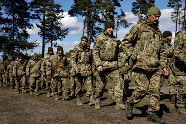 Фото для новини:Рада готує змін для заброньованих: що варто знати