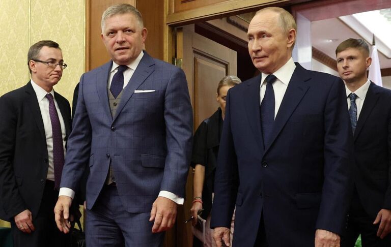 Фото для новини:Радник Зеленського назвав можливу тему розмови Фіцо з Путіним