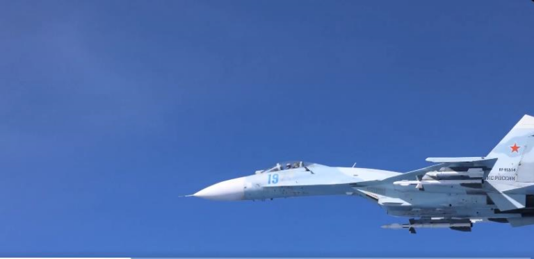 Фото для новини:РФ перехопила літак-розвідник Британії над Чорним морем